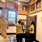 Exposition d'art africain, galerie de Nairobi