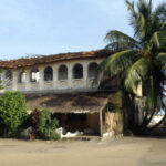 Maison de style colonial français à Grand-Bassam, Côte d'Ivoire